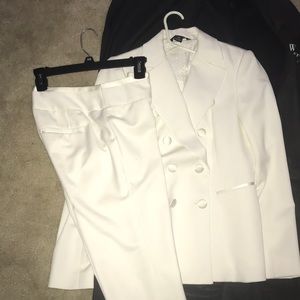 Pants suit womens sz 0 white
